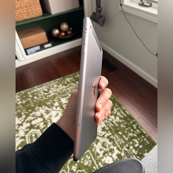 Apple iPad Mini - Picture 3 of 6